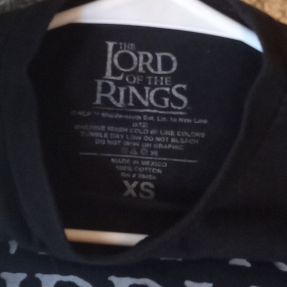 Lord of The Rings graphic t-shirt - Picture 2 of 2